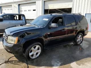 2007 Chevrolet Tahoe LS z VIN 1GNFC13017J386345, wystawiony jako Copart lot #50372435 z przebiegiem 298 317 mil mil oraz Szkoda całkowita • Salvage title. Historia ofert i sprzedaży dostępna na DreamBid. Obrazek 1.