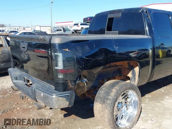 ✅ 2012 Chevrolet Silverado 1500 LTZ • VIN: 3GCPCTE0XCG187988 • Lot: 41315163. Wystawiony na IAAI z przebiegiem 218 700 mil. Bezpłatny archiwum sprzedaży aukcyjnych z USA i szczegółowy raport historii pojazdu na DreamBid. Zdjęcie 12.