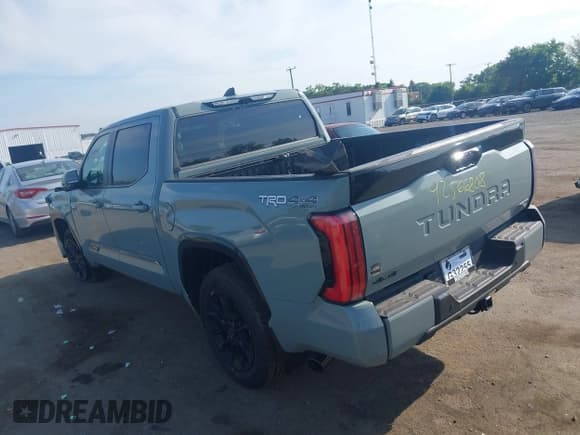 ✅ 2025 Toyota Tundra Limited Hybrid • VIN: 5TFWC5DB4SX094226 • Lot: 42566808. Listed on IAAI with 2,515 mi. Free auction sales archive from the USA and detailed vehicle history report at DreamBid. Image 3.