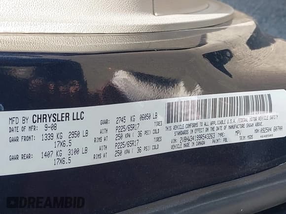 ✅ 2009 Volkswagen Routan SE • VIN: 2V8HW34199R543263 • Lot: 42591439. Wystawiony na IAAI z przebiegiem 194 773 mil. Bezpłatny archiwum sprzedaży aukcyjnych z USA i szczegółowy raport historii pojazdu na DreamBid. Zdjęcie 9.