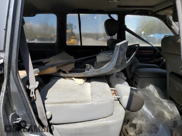 ✅ 2003 Lexus LX 470 • VIN: JTJHT00W133533666 • Lot: 52546895. Wystawiony na Copart z przebiegiem Nie podano. Bezpłatny archiwum sprzedaży aukcyjnych z USA i szczegółowy raport historii pojazdu na DreamBid. Zdjęcie 11.