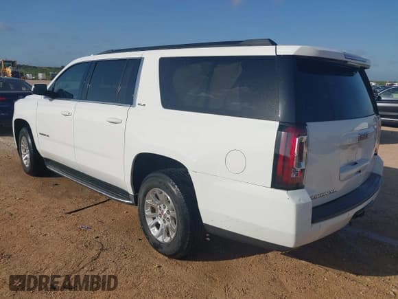 ✅ 2015 GMC Yukon XL SLE • VIN: 1GKS1GKC6FR646531 • Lot: 42555181. Wystawiony na IAAI z przebiegiem 164 811 mil. Bezpłatny archiwum sprzedaży aukcyjnych z USA i szczegółowy raport historii pojazdu na DreamBid. Zdjęcie 3.