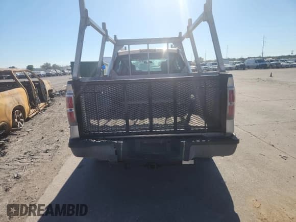 ✅ 2010 Ford F-150 XL • VIN: 1FTEX1CWXAFC37116 • Lot: 86507135. Wystawiony na Copart z przebiegiem 173 162 mil. Bezpłatny archiwum sprzedaży aukcyjnych z USA i szczegółowy raport historii pojazdu na DreamBid. Zdjęcie 6.