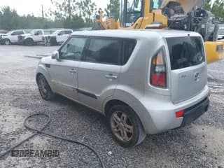 ✅ 2011 Kia Soul + • VIN: KNDJT2A23B7345492 • Лот: 43611946. Опубликован ранее на IAAI с пробегом 208 556 миль. Бесплатный доступ к архиву аукционных продаж из США и подробный отчёт об истории автомобиля на DreamBid. Изображение 3.