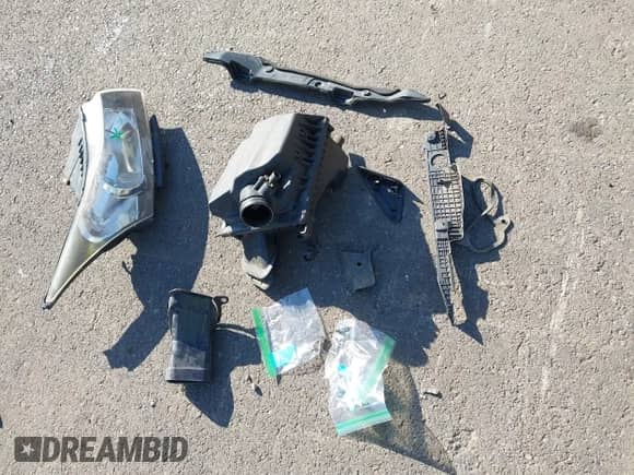 2011 Chevrolet Cruze 2LT z VIN 1G1PG5S93B7255702, wystawiony jako IAAI lot #43217025 z przebiegiem 149 740 mil mil oraz . Historia ofert i sprzedaży dostępna na DreamBid. Obrazek 12.