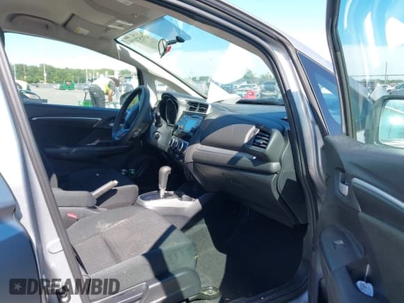 ✅ 2020 Honda Fit LX • VIN: 3HGGK5H40LM726103 • Lot: 43157110. Wystawiony na IAAI z przebiegiem 50 309 mil. Bezpłatny archiwum sprzedaży aukcyjnych z USA i szczegółowy raport historii pojazdu na DreamBid. Zdjęcie 5.