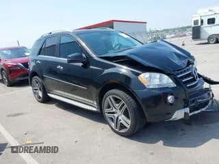 ✅ 2009 Mercedes-Benz M 550 • VIN: 4JGBB72E39A519423 • Lot: 42990646. Wystawiony na IAAI z przebiegiem Nie podano. Bezpłatny archiwum sprzedaży aukcyjnych z USA i szczegółowy raport historii pojazdu na DreamBid. Zdjęcie 1.