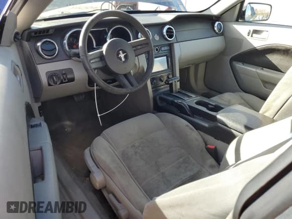 ✅ 2009 Ford Mustang • VIN: 1ZVHT80N695100184 • Lot: 90915395. Listed on Copart with 139,525 mi. Free auction sales archive from the USA and detailed vehicle history report at DreamBid. Image 8.