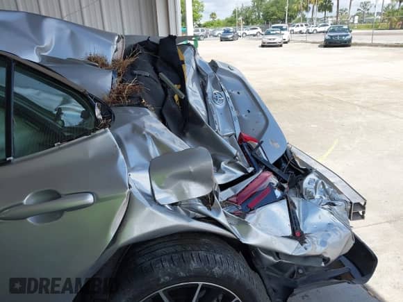 2022 Toyota Camry SE z VIN 4T1G11AK2NU651062, wystawiony jako IAAI lot #42473429 z przebiegiem 46 906 mil mil oraz . Historia ofert i sprzedaży dostępna na DreamBid. Obrazek 6.