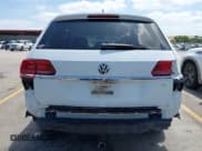 ✅ 2018 Volkswagen Atlas S • VIN: 1V2AR2CA4JC556255 • Lot: 42408779. Wystawiony na IAAI z przebiegiem 142 427 mil. Bezpłatny archiwum sprzedaży aukcyjnych z USA i szczegółowy raport historii pojazdu na DreamBid. Zdjęcie 16.