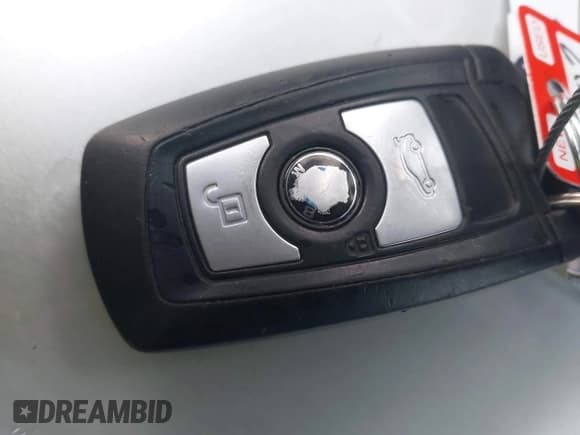 ✅ 2014 BMW 3 Series 328d xDrive • VIN: WBA3D5C52EKX97351 • Lot: 43653167. Wystawiony na IAAI z przebiegiem 171 941 mil. Bezpłatny archiwum sprzedaży aukcyjnych z USA i szczegółowy raport historii pojazdu na DreamBid. Zdjęcie 11.