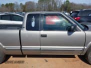 ✅ 2003 Chevrolet S-10 • VIN: 1GCCS19H238186586 • Лот: 41677607. Опубликован ранее на IAAI с пробегом Не указан. Бесплатный доступ к архиву аукционных продаж из США и подробный отчёт об истории автомобиля на DreamBid. Изображение 13.