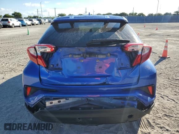 ✅ 2018 Toyota C-HR XLE • VIN: JTNKHMBX3J1011200 • Lot: 93312415. Wystawiony na Copart z przebiegiem 88 899 mil. Bezpłatny archiwum sprzedaży aukcyjnych z USA i szczegółowy raport historii pojazdu na DreamBid. Zdjęcie 6.