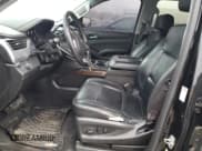 ✅ 2017 Chevrolet Suburban LT • VIN: 1GNSCHKC3HR195810 • Lot: 90102935. Wystawiony na Copart z przebiegiem 156 845 mil. Bezpłatny archiwum sprzedaży aukcyjnych z USA i szczegółowy raport historii pojazdu na DreamBid. Zdjęcie 7.