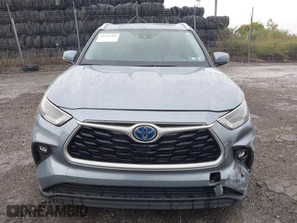 ✅ 2023 Toyota Highlander Hybrid XLE • VIN: 5TDKBRCH3PS119452 • Lot: 43311561. Listed on IAAI with 24,779 mi. Free auction sales archive from the USA and detailed vehicle history report at DreamBid. Image 12.