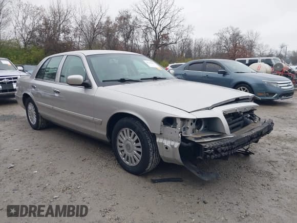 ✅ 2008 Mercury Grand Marquis LS • VIN: 2MEFM75V38X611888 • Lot: 43762401. Wystawiony na IAAI z przebiegiem 139 533 mil. Bezpłatny archiwum sprzedaży aukcyjnych z USA i szczegółowy raport historii pojazdu na DreamBid. Zdjęcie 1.