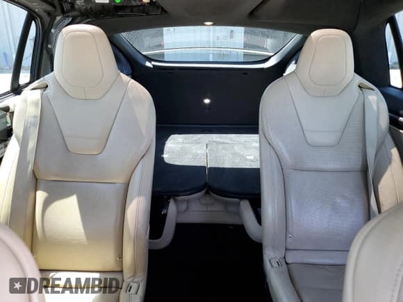 ✅ 2016 Tesla Model X P90D • VIN: 5YJXCBE43GF000907 • Lot: 52692295. Wystawiony na Copart z przebiegiem 94 606 mil. Bezpłatny archiwum sprzedaży aukcyjnych z USA i szczegółowy raport historii pojazdu na DreamBid. Zdjęcie 10.