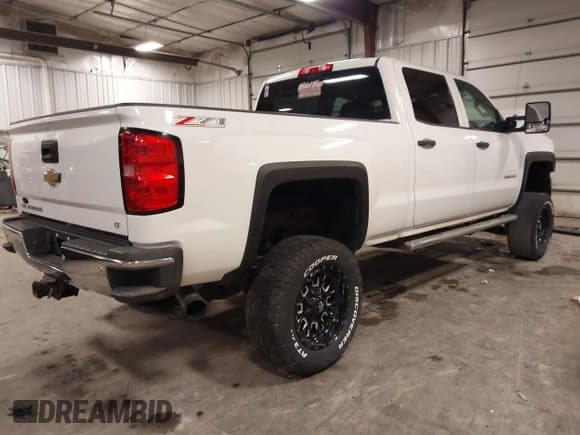 ✅ 2015 Chevrolet Silverado 2500HD LT • VIN: 1GC1KVE8XFF157924 • Lot: 41787811. Listed on IAAI with 224,244 mi. Free auction sales archive from the USA and detailed vehicle history report at DreamBid. Image 4.