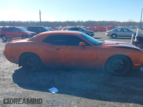 ✅ 2011 Dodge Challenger R/T Classic • VIN: 2B3CJ5DT6BH575554 • Lot: 41606822. Wystawiony na IAAI z przebiegiem 78 552 mil. Bezpłatny archiwum sprzedaży aukcyjnych z USA i szczegółowy raport historii pojazdu na DreamBid. Zdjęcie 14.