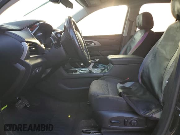 ✅ 2020 Chevrolet Traverse LT Cloth • VIN: 1GNERGKW0LJ249684 • Lot: 71919574. Wystawiony na Copart z przebiegiem 31 675 mil. Bezpłatny archiwum sprzedaży aukcyjnych z USA i szczegółowy raport historii pojazdu na DreamBid. Zdjęcie 7.