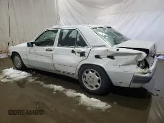 ✅ 1992 Mercedes-Benz 190 • VIN: WDBDA29D3NF993013 • Lot: 43444785. Wystawiony na Copart z przebiegiem 181 833 mil. Bezpłatny archiwum sprzedaży aukcyjnych z USA i szczegółowy raport historii pojazdu na DreamBid. Zdjęcie 2.