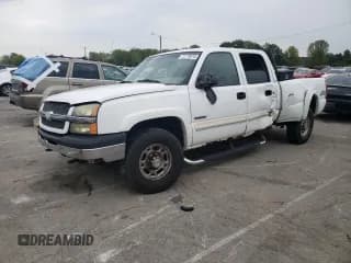 ✅ 2004 Chevrolet Silverado 2500 LS • VIN: 1GCGK23UX4F130325 • Lot: 71719515. Wystawiony na Copart z przebiegiem 198 743 mil. Bezpłatny archiwum sprzedaży aukcyjnych z USA i szczegółowy raport historii pojazdu na DreamBid. Zdjęcie 1.