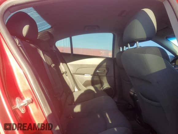 2011 Chevrolet Cruze 1LT z VIN 1G1PF5S92B7308621, wystawiony jako Copart lot #82066715 z przebiegiem 172 340 mil mil oraz Szkoda całkowita • Salvage title. Historia ofert i sprzedaży dostępna na DreamBid. Obrazek 10.