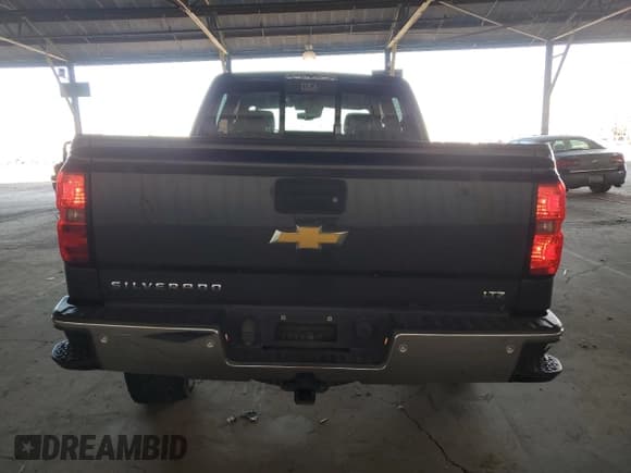 ✅ 2015 Chevrolet Silverado 1500 LTZ • VIN: 3GCUKSEJ7FG328089 • Lot: 52031135. Wystawiony na Copart z przebiegiem 146 614 mil. Bezpłatny archiwum sprzedaży aukcyjnych z USA i szczegółowy raport historii pojazdu na DreamBid. Zdjęcie 6.