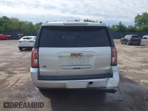 ✅ 2019 GMC Yukon XL SLT • VIN: 1GKS2GKC2KR356407 • Lot: 43265030. Wystawiony na IAAI z przebiegiem 147 689 mil. Bezpłatny archiwum sprzedaży aukcyjnych z USA i szczegółowy raport historii pojazdu na DreamBid. Zdjęcie 16.