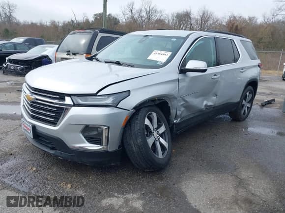 ✅ 2022 Chevrolet Traverse LT • VIN: 1GNERHKW7NJ128403 • Lot: 41384893. Wystawiony na IAAI z przebiegiem 100 661 mil. Bezpłatny archiwum sprzedaży aukcyjnych z USA i szczegółowy raport historii pojazdu na DreamBid. Zdjęcie 2.