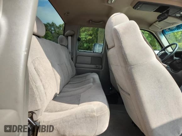 ✅ 2000 Chevrolet Silverado 1500 • VIN: 2GCEC19V2Y1195553 • Lot: 90279955. Wystawiony na Copart z przebiegiem 215 628 mil. Bezpłatny archiwum sprzedaży aukcyjnych z USA i szczegółowy raport historii pojazdu na DreamBid. Zdjęcie 10.