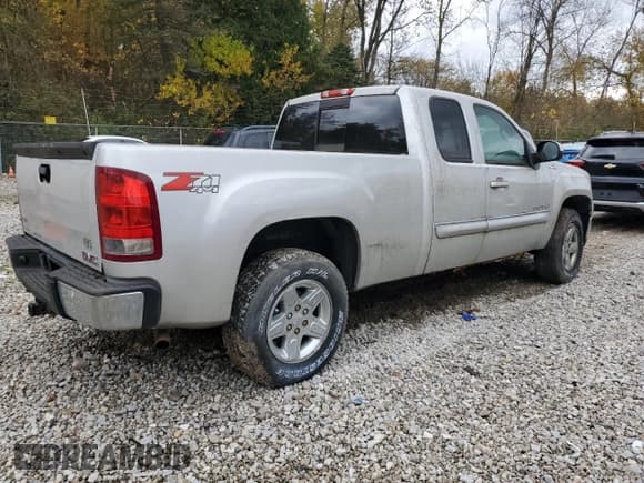 ✅ 2011 GMC Sierra 1500 SLT • VIN: 1GTR2WE34BZ366002 • Lot: 89927425. Listed on Copart with 198,578 mi. Free auction sales archive from the USA and detailed vehicle history report at DreamBid. Image 3.