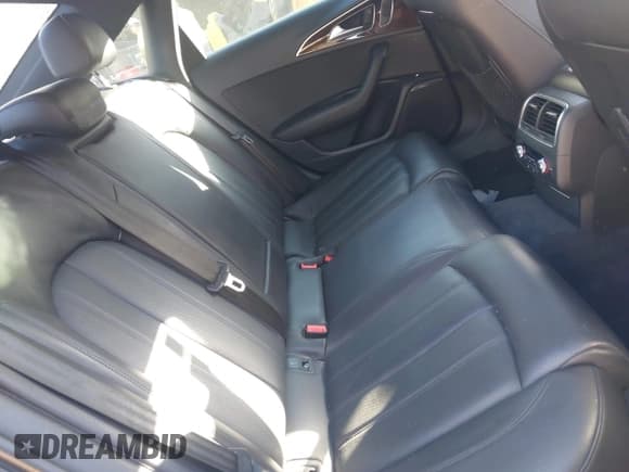 ✅ 2012 Audi A6 Prestige • VIN: WAUHGAFC1CN066373 • Lot: 43334622. Wystawiony na IAAI z przebiegiem 183 879 mil. Bezpłatny archiwum sprzedaży aukcyjnych z USA i szczegółowy raport historii pojazdu na DreamBid. Zdjęcie 8.