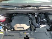 ✅ 2024 Kia Carnival LX • VIN: KNDNB4H34R6392495 • Lot: 60256835. Wystawiony na Copart z przebiegiem 18 447 mil. Bezpłatny archiwum sprzedaży aukcyjnych z USA i szczegółowy raport historii pojazdu na DreamBid. Zdjęcie 16.