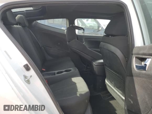 ✅ 2017 Hyundai Veloster Value Edition • VIN: KMHTC6ADXHU323836 • Lot: 46752225. Wystawiony na Copart z przebiegiem 171 428 mil. Bezpłatny archiwum sprzedaży aukcyjnych z USA i szczegółowy raport historii pojazdu na DreamBid. Zdjęcie 10.