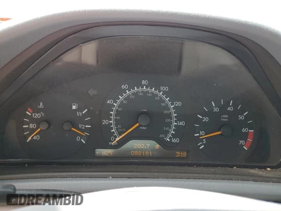 ✅ 1999 Mercedes-Benz CLK 320/430 • VIN: WDBLK65G4XT005273 • Lot: 60371025. Listed on Copart with 88,181 mi. Free auction sales archive from the USA and detailed vehicle history report at DreamBid. Image 9.