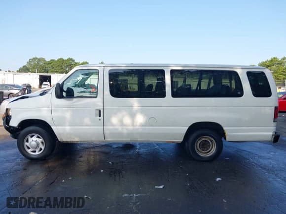✅ 2010 Ford Econoline Passenger XL • VIN: 1FBSS3BLXADA00601 • Лот: 42957799. Опубликован ранее на IAAI с пробегом 130 379 миль. Бесплатный доступ к архиву аукционных продаж из США и подробный отчёт об истории автомобиля на DreamBid. Изображение 15.