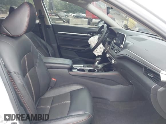 ✅ 2023 Nissan Altima SR • VIN: 1N4BL4CW0PN392259 • Lot: 42674140. Wystawiony na IAAI z przebiegiem 22 262 mil. Bezpłatny archiwum sprzedaży aukcyjnych z USA i szczegółowy raport historii pojazdu na DreamBid. Zdjęcie 5.