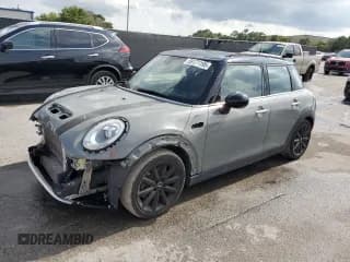 ✅ 2018 MINI Hardtop 4 Door Cooper S • VIN: WMWXU3C5XJ2F51599 • Lot: 59171195. Wystawiony na Copart z przebiegiem 53 484 mil. Bezpłatny archiwum sprzedaży aukcyjnych z USA i szczegółowy raport historii pojazdu na DreamBid. Zdjęcie 1.