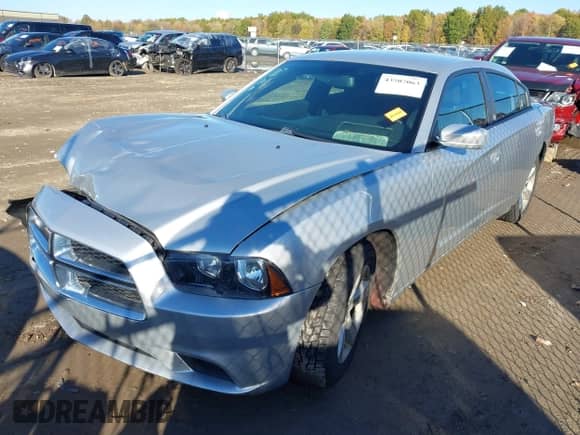 2012 Dodge Charger SE z VIN 2C3CDXBG3CH120772, wystawiony jako IAAI lot #43507063 z przebiegiem 224 409 mil mil oraz . Historia ofert i sprzedaży dostępna na DreamBid. Obrazek 17.