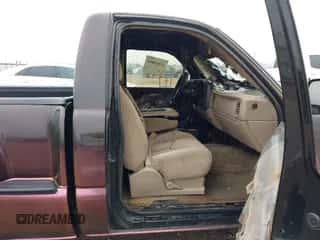 2003 Chevrolet Silverado 1500 z VIN 1GCEC14X73Z164338, wystawiony jako IAAI lot #43363804 z przebiegiem Nie podano mil oraz . Historia ofert i sprzedaży dostępna na DreamBid. Obrazek 5.