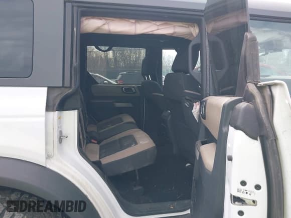 ✅ 2022 Ford Bronco • VIN: 1FMEE5DP5NLB79696 • Lot: 41472980. Listed on IAAI with 42,227 mi. Free auction sales archive from the USA and detailed vehicle history report at DreamBid. Image 8.