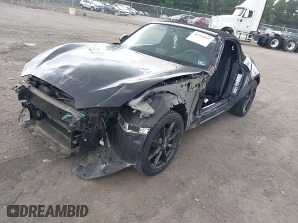 ✅ 2017 Mazda MX-5 Miata Club • VIN: JM1NDAC73H0124073 • Lot: 42715537. Wystawiony na IAAI z przebiegiem 28 135 mil. Bezpłatny archiwum sprzedaży aukcyjnych z USA i szczegółowy raport historii pojazdu na DreamBid. Zdjęcie 17.