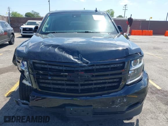 ✅ 2020 Chevrolet Suburban LT • VIN: 1GNSCHKC9LR128203 • Lot: 42275786. Wystawiony na IAAI z przebiegiem 86 217 mil. Bezpłatny archiwum sprzedaży aukcyjnych z USA i szczegółowy raport historii pojazdu na DreamBid. Zdjęcie 12.