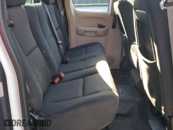 2011 Chevrolet Silverado 1500 Work Truck с VIN 1GCRKPEA7BZ111283, выставлен на аукционе Copart как лот 82273245 с пробегом 171 141 миль миль и Списание • Salvage title. История ставок и продаж доступна на DreamBid. Изображение 10.