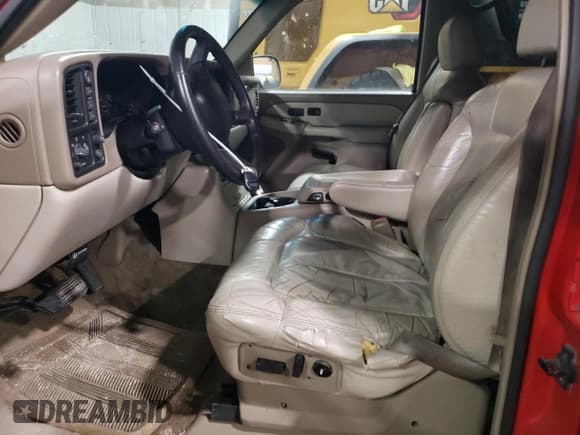 ✅ 2001 Chevrolet Suburban LS • VIN: 1GNFK16T71J252634 • Лот: 45773005. Опубликован ранее на Copart с пробегом 266 570 миль. Бесплатный доступ к архиву аукционных продаж из США и подробный отчёт об истории автомобиля на DreamBid. Изображение 7.