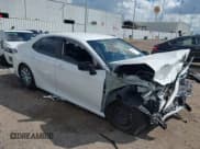 ✅ 2021 Toyota Camry Hybrid LE • VIN: 4T1C31AKXMU021961 • Lot: 43272682. Wystawiony na IAAI z przebiegiem 80 807 mil. Bezpłatny archiwum sprzedaży aukcyjnych z USA i szczegółowy raport historii pojazdu na DreamBid. Zdjęcie 1.