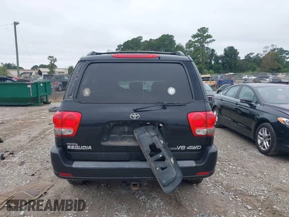 ✅ 2006 Toyota Sequoia SR5 • VIN: 5TDBT44A56S269112 • Lot: 43444541. Listed on IAAI with 287,304 mi. Free auction sales archive from the USA and detailed vehicle history report at DreamBid. Image 16.