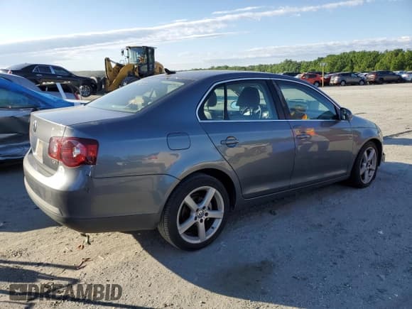 ✅ 2009 Volkswagen Jetta SE • VIN: 3VWRM71K99M149776 • Lot: 57708825. Listed on Copart with 147,655 mi. Free auction sales archive from the USA and detailed vehicle history report at DreamBid. Image 3.