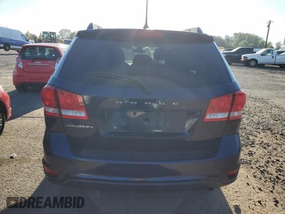 ✅ 2019 Dodge Journey SE • VIN: 3C4PDCBB8KT719568 • Lot: 69982655. Wystawiony na Copart z przebiegiem 81 403 mil. Bezpłatny archiwum sprzedaży aukcyjnych z USA i szczegółowy raport historii pojazdu na DreamBid. Zdjęcie 6.